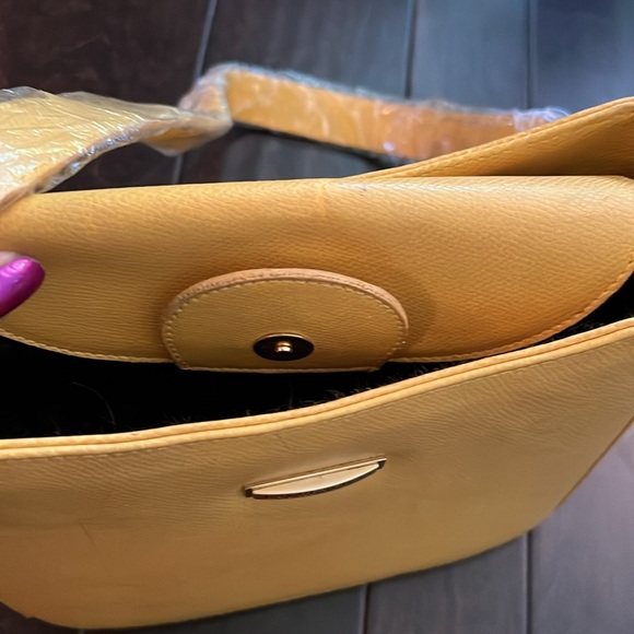 Laurence. C yellow shoulder bag NWOT - Picture 10 of 15